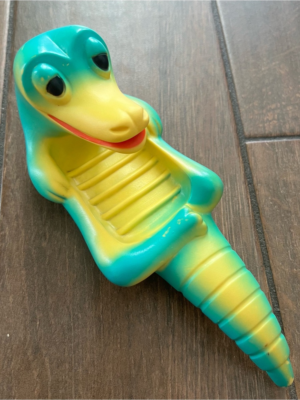Gaylord Gator Vintage Avon Rubber Floating Soap Dish 1960s